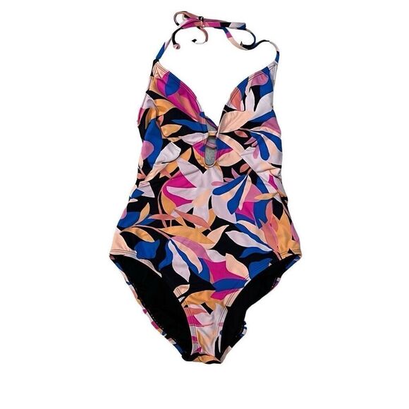 Sugar Beach One Piece - Picture 4 of 9